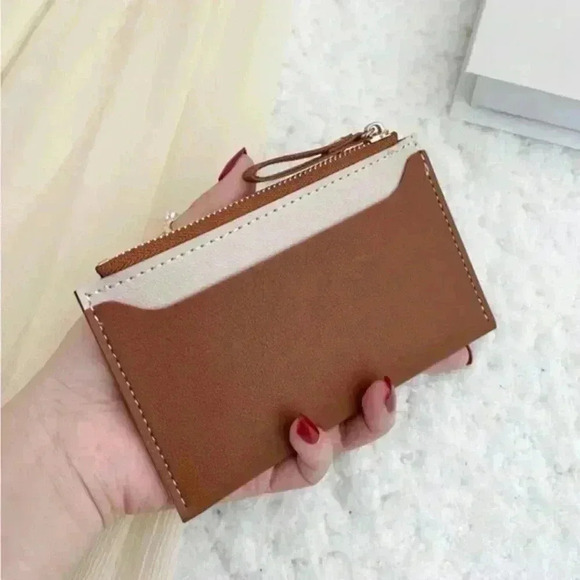 Handbags - ⚠️Clearance🤎New Cardholder Two Tone Brown Wallet